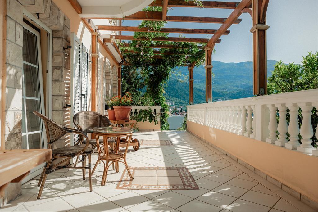 Damonte - Apartments And Rooms Budua Esterno foto